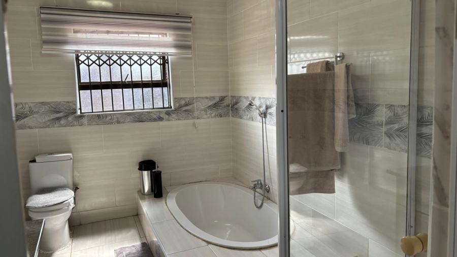 7 Bedroom Property for Sale in Mogwase Unit 4 North West